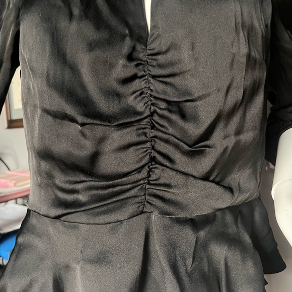 NWT Veronica Beard Yulita chain cut-out top, black, size 6 - Picture 9 of 9